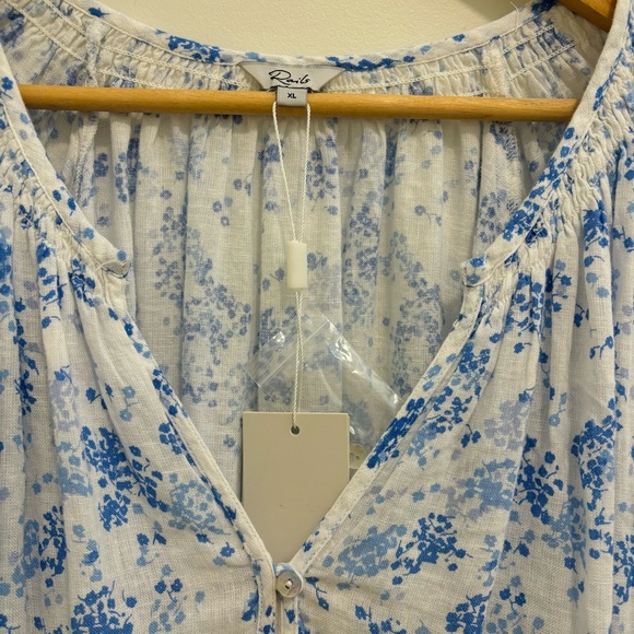 Rails Mariah Linen-Blend Floral Blouse - Picture 10 of 16